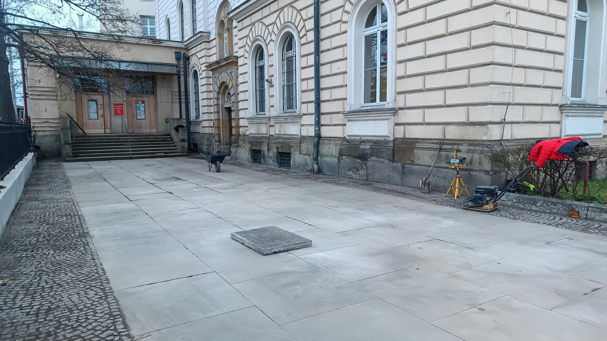 Drogi, place i kostka brukowa